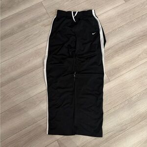 Vintage Kids Nike black Sweat pants with white stripe
